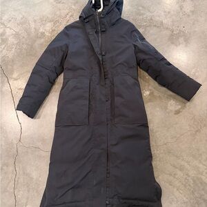 Lululemon Snow Warrior Down Parka Long Puffer, water proof/resistant- size 8